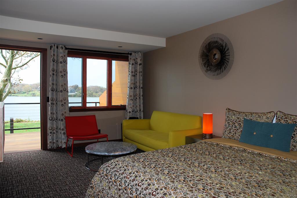 Stone Lion Inn Montauk Room photo